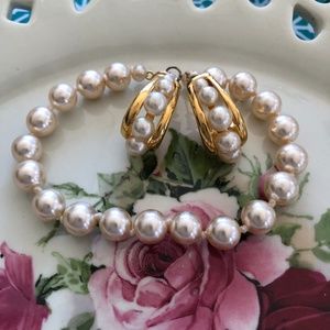 Gold Tone and Glass Pearl Bracelet/Earring Set